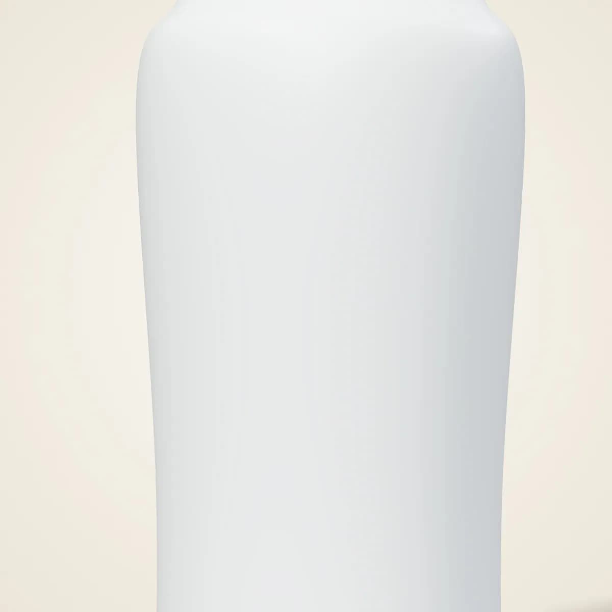 Close-up of the logo branding on the Tritan Fruit Infuser Water Bottle 700 ml